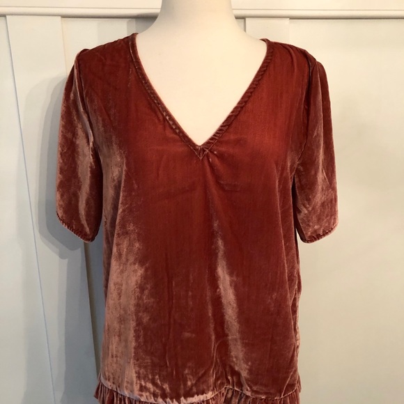 Madewell Velvet Tulip Sleeve Ruffle Top - Picture 2 of 7